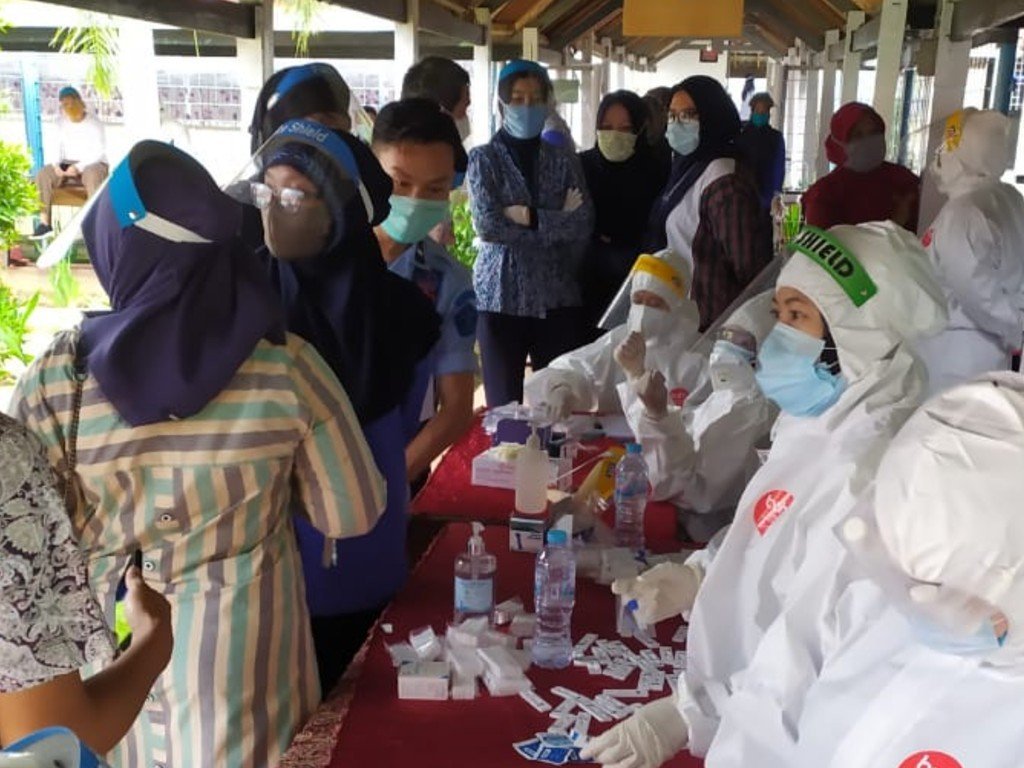 Pemeriksaan Rapid Test di LPP Bolangi Gowa