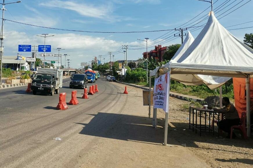 Posko Pemeriksaan Surat Keterangan Bebas Covid-19 di Batas Kota Makassar