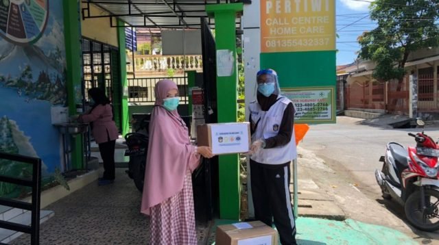 Gerakan 1000 APD oleh FK UMI Makassar