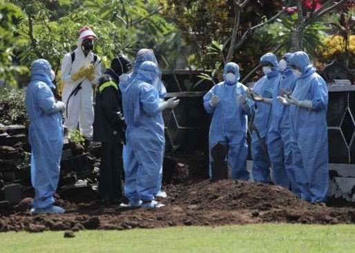 Ilustrasi penanganan pemulasaran jenazah pasien virus corona atau Covid-19