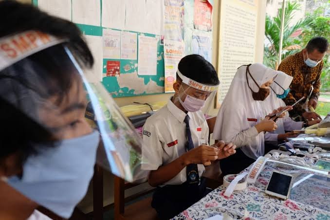 Sekolah dengan Protokol Covid-19