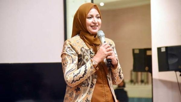 Bupati Jember dr HJ Farida MMR