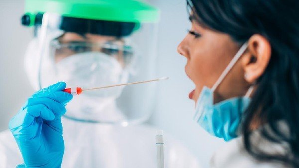 Ilustrasi rapid test antigen.