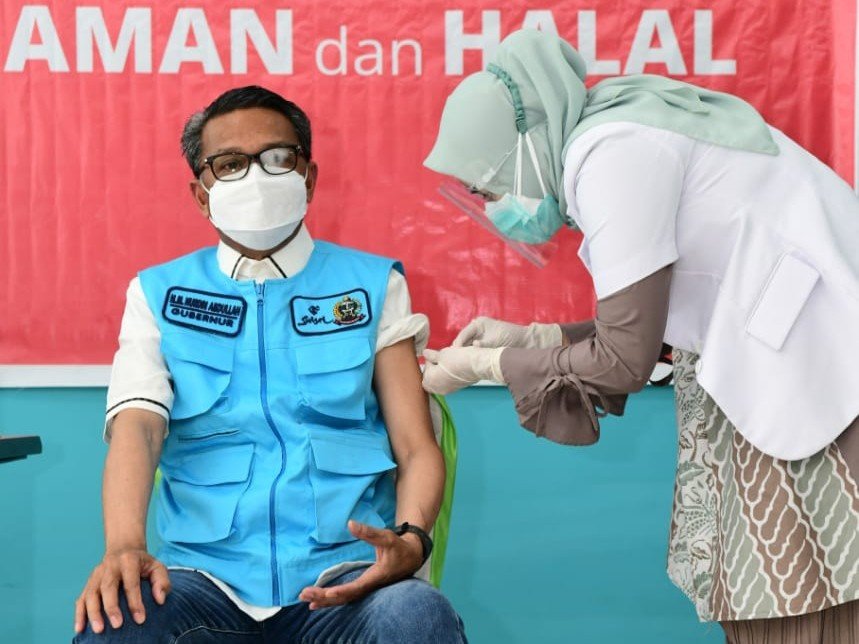 Gubernur Sulsel Nurdin Abdullah Vaksinasi Covid-19