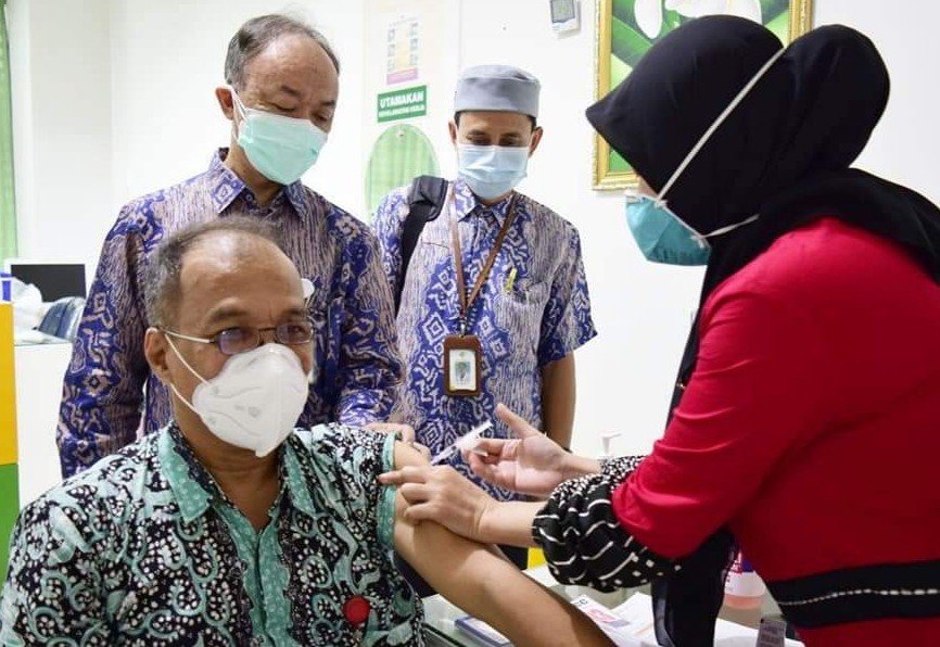Pelaksanaan vaksinasi Covid-19